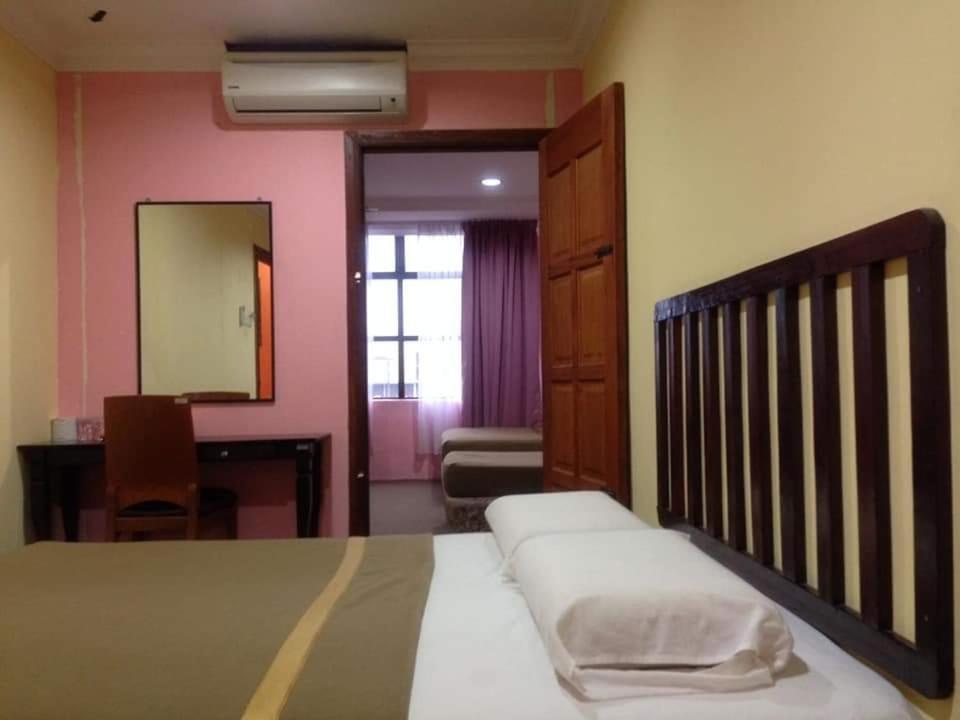 Hotel Nawar Pasir Mas ภายนอก รูปภาพ