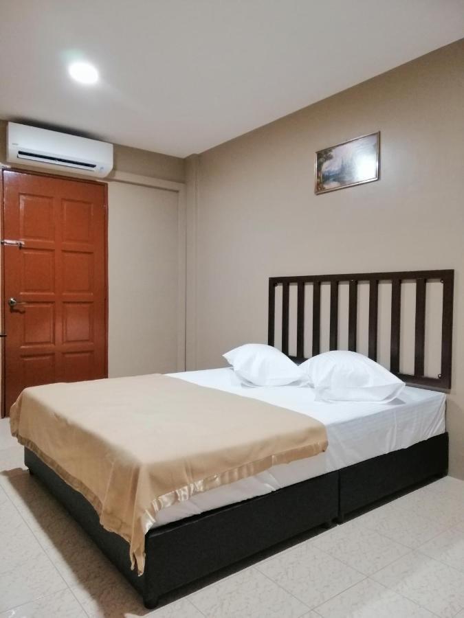 Hotel Nawar Pasir Mas ภายนอก รูปภาพ